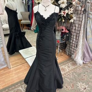 Tina di Martina Style 3029 Size 10 Black Color Dress